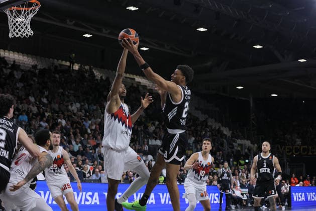 21 Derrick ALSTON JR. Virtus Bologna Match BASKETBALL - EUROLEAGUE Virtus Bologna vs Kosner Baskonia Vitoria-Gasteiz 10-04-2026 01 Mamadi Diakite Vitoria-Gasteiz Match BASKETBALL - EUROLEAGUE Virtus Bologna vs Kosner Baskonia Vitoria-Gasteiz 10-04-2026 stoppata during Virtus Bologna vs Baskonia Vitoria, Basketball Euroleague match in Bologna, Italy, April 10 2026  Copyright: xValentinoxOrsini IPAxSportx xipa-agency.netx xx IPA_73875476 IPA_Agency_IPA73875476