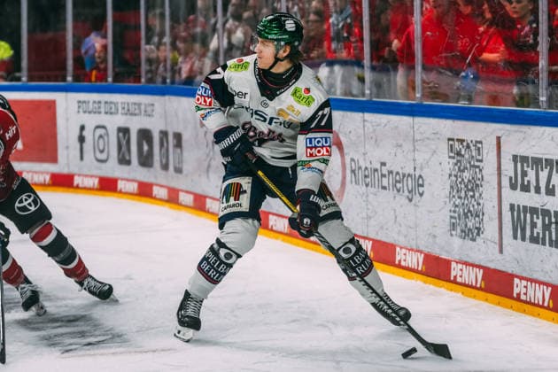 10.04.2026, xjmrgnx, Eishockey Penny DEL 1 2 Finale, Koelner Haie - Eisbären Berlin v.l. Eric Hördler (77, Eisbaeren Berlin) (DFL DFB REGULATIONS PROHIBIT ANY USE OF PHOTOGRAPHS as IMAGE SEQUENCES and or QUASI-VIDEO) Koeln *** 10 04 2026, xjmrgnx, Eishockey Penny DEL 1 2 Final, Koelner Haie Eisbären Berlin v l Eric Hördler 77, Eisbaeren Berlin DFL DFB REGULATIONS PROHIBIT ANY USE OF PHOTOGRAPHS as IMAGE SEQUENCES and or QUASI VIDEO Koeln