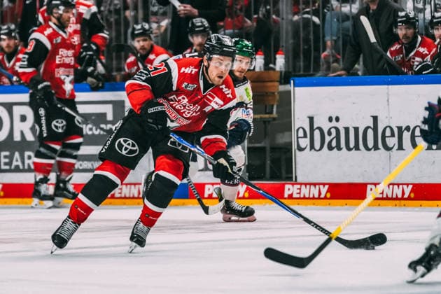 10.04.2026, xjmrgnx, Eishockey Penny DEL 1 2 Finale, Koelner Haie - Eisbären Berlin v.l. Angriff über Juhani Tyrväinen (21, Koelner Haie) (DFL DFB REGULATIONS PROHIBIT ANY USE OF PHOTOGRAPHS as IMAGE SEQUENCES and or QUASI-VIDEO) Koeln *** 10 04 2026, xjmrgnx, Eishockey Penny DEL 1 2 Finale, Koelner Haie Eisbären Berlin v l Angriff über Juhani Tyrväinen 21, Koelner Haie DFL DFB REGULATIONS PROHIBIT ANY USE OF PHOTOGRAPHS as IMAGE SEQUENCES and or QUASI VIDEO Koeln
