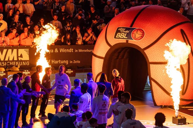 GER, easy Credit Basketball Bundesliga, Syntainics MBC Veolia Towers Hamburg 10 04 2026, Stadthalle, Weißenfels, GER, easy Credit Basketball Bundesliga, Syntainics MBC Veolia Towers Hamburg Collin Welp Syntainics MBC, 40 at the team presentation Â Photo Alexander Trienitz Weißenfels Stadthalle Sachsen Anhalt Germany