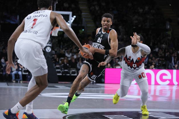 BASKET - Euroleague - Virtus Bologna vs Baskonia Vitoria 21 Derrick ALSTON JR. Virtus Bologna Match BASKETBALL - EUROLEAGUE Virtus Bologna vs Kosner Baskonia Vitoria-Gasteiz 10-04-2026 00 Markus Howard Kosner Baskonia Vitoria-Gasteiz Match BASKETBALL - EUROLEAGUE Virtus Bologna vs Kosner Baskonia Vitoria-Gasteiz 10-04-2026 01 Mamadi Diakite Vitoria-Gasteiz Match BASKETBALL - EUROLEAGUE Virtus Bologna vs Kosner Baskonia Vitoria-Gasteiz 10-04-2026 during Virtus Bologna vs Baskonia Vitoria, Basketball Euroleague match in Bologna, Italy, April 10 2026 Bologna Italy  Copyright: xIPAxSport ABACAx