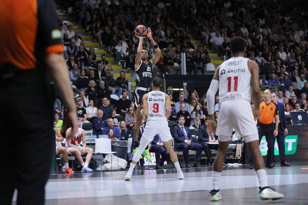 BASKET - Euroleague - Virtus Bologna vs Baskonia Vitoria 21 Derrick ALSTON JR. Virtus Bologna Match BASKETBALL - EUROLEAGUE Virtus Bologna vs Kosner Baskonia Vitoria-Gasteiz 10-04-2026 09b Timothe Luwawu-Cabarr Vitoria-Gasteiz Match BASKETBALL - EUROLEAGUE Virtus Bologna vs Kosner Baskonia Vitoria-Gasteiz 10-04-2026 during Virtus Bologna vs Baskonia Vitoria, Basketball Euroleague match in Bologna, Italy, April 10 2026 Bologna Italy  Copyright: xIPAxSport ABACAx