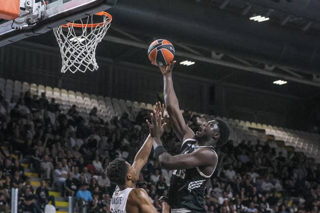 BASKET - Euroleague - Virtus Bologna vs Baskonia Vitoria 35 Mouhamet DIOUF Virtus Bologna Match BASKETBALL - EUROLEAGUE Virtus Bologna vs Kosner Baskonia Vitoria-Gasteiz 10-04-2026 01 Mamadi Diakite Vitoria-Gasteiz Match BASKETBALL - EUROLEAGUE Virtus Bologna vs Kosner Baskonia Vitoria-Gasteiz 10-04-2026 during Virtus Bologna vs Baskonia Vitoria, Basketball Euroleague match in Bologna, Italy, April 10 2026 Bologna Italy  Copyright: xIPAxSport ABACAx