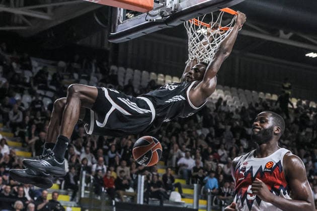 BASKET - Euroleague - Virtus Bologna vs Baskonia Vitoria 07 Saliou Niang Virtus Bologna Match BASKETBALL - EUROLEAGUE Virtus Bologna vs Kosner Baskonia Vitoria-Gasteiz 10-04-2026 schiacciata during Virtus Bologna vs Baskonia Vitoria, Basketball Euroleague match in Bologna, Italy, April 10 2026 Bologna Italy  Copyright: xIPAxSport ABACAx