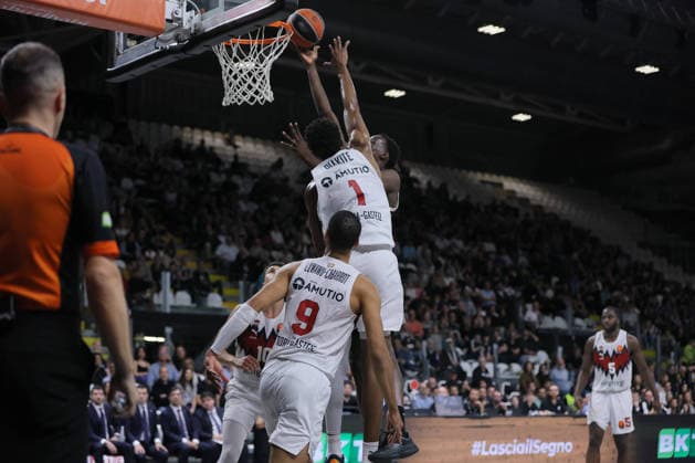 BASKET - Euroleague - Virtus Bologna vs Baskonia Vitoria 07 Saliou Niang Virtus Bologna Match BASKETBALL - EUROLEAGUE Virtus Bologna vs Kosner Baskonia Vitoria-Gasteiz 10-04-2026 01 Mamadi Diakite Vitoria-Gasteiz Match BASKETBALL - EUROLEAGUE Virtus Bologna vs Kosner Baskonia Vitoria-Gasteiz 10-04-2026 during Virtus Bologna vs Baskonia Vitoria, Basketball Euroleague match in Bologna, Italy, April 10 2026 Bologna Italy  Copyright: xIPAxSport ABACAx