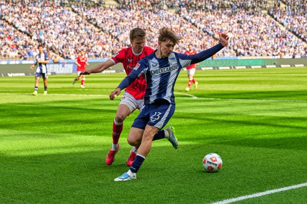 Kennet Eichhorn Hertha BSC, 23 , GER, Hertha BSC vs ,1 FC Kaiserslautern, 2 Bundesliga, Season 2025 2026, 29 Matchday, 11 04 2026 DFL REGULATIONS PROHIBIT ANY USE OF PHOTOGRAPHS AS IMAGE SEQUENCES AND OR QUASI VIDEO GER, Hertha BSC vs ,1 FC Kaiserslautern, 2 Bundesliga, Season 2025 2026, 29 Matchday, 11 04 2026 Berlin Copyright: xClaudiusxRauch,xEibner-Pressefotox xClaudiusxRauchx EP_CRH