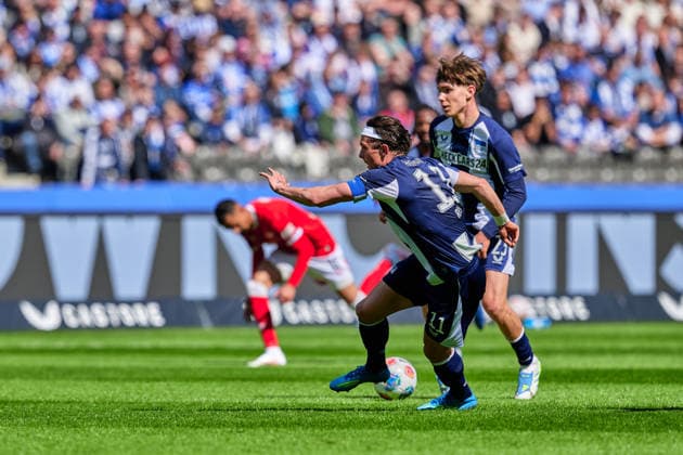 Fabian Reese Hertha BSC, 11 , GER, Hertha BSC vs ,1 FC Kaiserslautern, 2 Bundesliga, Season 2025 2026, 29 Matchday, 11 04 2026 DFL REGULATIONS PROHIBIT ANY USE OF PHOTOGRAPHS AS IMAGE SEQUENCES AND OR QUASI VIDEO GER, Hertha BSC vs ,1 FC Kaiserslautern, 2 Bundesliga, Season 2025 2026, 29 Matchday, 11 04 2026 Berlin Copyright: xClaudiusxRauch,xEibner-Pressefotox xClaudiusxRauchx EP_CRH