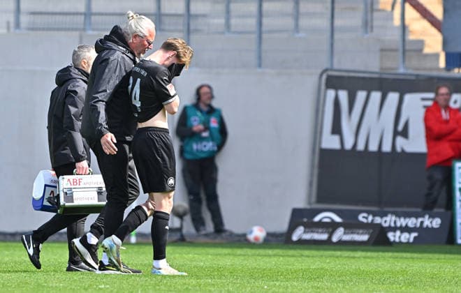 11 04 2026 Soccer Season 2025 2026 2 Soccer Bundesliga 29 Matchday SC Preußen Preussen Münster SCP SpVgg Greuther Fürth SGF Kleeblatt Sportfoto Zink MeZi xmexzix DFL regulations prohibit any use of photographs as image sequences and or quasi video only for editorial use Marco John 24, SpVgg Greuther Fürth injured Injury