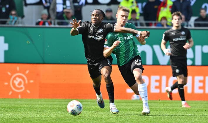 11.04.2026 - Fussball - Saison 2025 2026 - 2. Fussball - Bundesliga - 29. Spieltag: SC Preußen Preussen Münster SCP - SpVgg Greuther Fürth SGF ( Kleeblatt ) - Sportfoto Zink - xwoxzix - DFL regulations prohibit any use of photographs as image sequences and or quasi-video - only for editorial use - Noel Futkeu (9, SpVgg Greuther Fürth ) Jano ter Horst (27, Preußen Münster ) *** 11 04 2026 Soccer Season 2025 2026 2 Soccer Bundesliga 29 Matchday SC Preußen Preussen Münster SCP SpVgg Greuther Fürth SGF Kleeblatt Sportfoto Zink xwoxzix DFL regulations prohibit any use of photographs as image sequences and or quasi video only for editorial use Noel Futkeu 9, SpVgg Greuther Fürth Jano ter Horst 27, Preußen Münster