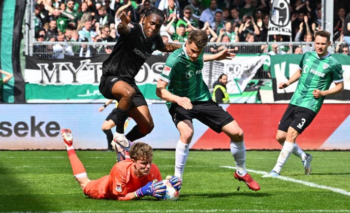 11 04 2026 Soccer Season 2025 2026 2 Soccer Bundesliga 29 Matchday SC Preußen Preussen Münster SCP SpVgg Greuther Fürth SGF Kleeblatt Sportfoto Zink xwoxzix DFL regulations prohibit any use of photographs as image sequences and or quasi video only for editorial use Noel Futkeu 9, SpVgg Greuther Fürth vs Johannes Schenk 1, Preußen Münster Niko Koulis 24, Preußen Münster