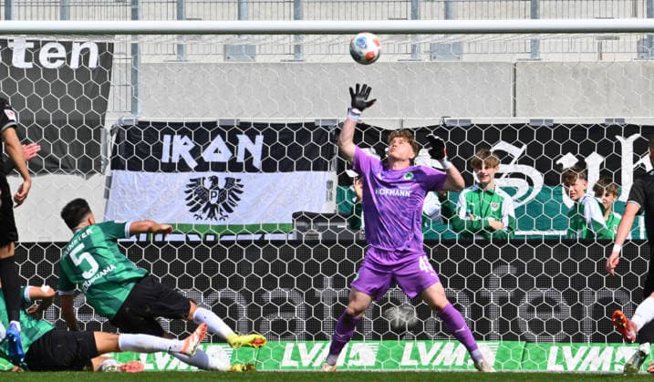 11 04 2026 Soccer Season 2025 2026 2 Soccer Bundesliga 29 Matchday SC Preußen Preussen Münster SCP SpVgg Greuther Fürth SGF Kleeblatt Sportfoto Zink xwoxzix DFL regulations prohibit any use of photographs as image sequences and or quasi video only for editorial use Yassine Bouchama 5, Preußen Münster Silas Prüfrock 43, SpVgg Greuther Fürth Chance Torchance