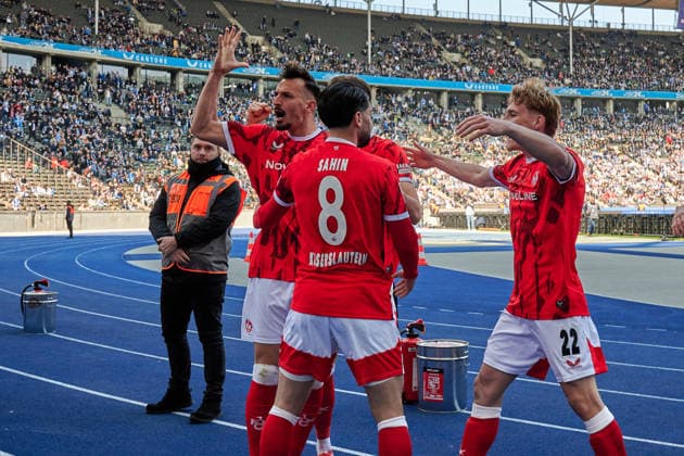 1 FC Kaiserslautern, cheers about goal to, 1 0, by Mergim Berisha 1 FC Kaiserslautern, 20 , Semih Sahin 1 FC Kaiserslautern, 08 , GER, Hertha BSC vs ,1 FC Kaiserslautern, 2 Bundesliga, Season 2025 2026, 29 Matchday, 11 04 2026 DFL REGULATIONS PROHIBIT ANY USE OF PHOTOGRAPHS AS IMAGE SEQUENCES AND OR QUASI VIDEO GER, Hertha BSC vs ,1 FC Kaiserslautern, 2 Bundesliga, Season 2025 2026, 29 Matchday, 11 04 2026 Berlin Copyright: xEibner-Pressefotox xClaudiusxRauchx EP_CRH