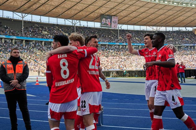 1 FC Kaiserslautern, cheers about goal to, 1 0, by Mergim Berisha 1 FC Kaiserslautern, 20 , Semih Sahin 1 FC Kaiserslautern, 08 , GER, Hertha BSC vs ,1 FC Kaiserslautern, 2 Bundesliga, Season 2025 2026, 29 Matchday, 11 04 2026 DFL REGULATIONS PROHIBIT ANY USE OF PHOTOGRAPHS AS IMAGE SEQUENCES AND OR QUASI VIDEO GER, Hertha BSC vs ,1 FC Kaiserslautern, 2 Bundesliga, Season 2025 2026, 29 Matchday, 11 04 2026 Berlin Copyright: xEibner-Pressefotox xClaudiusxRauchx EP_CRH