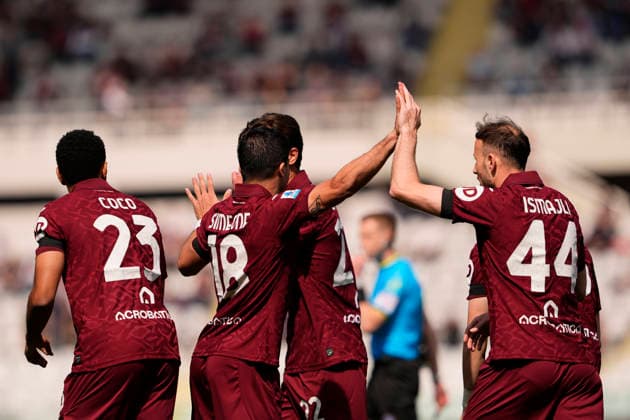 Torino™s Giovanni Simeone celebrates after scoring the 1-0 goal for his team during the Serie A soccer match between Torino Fc and Hellas Verona at the Stadio Olimpico Grande Torino in Turin, north west Italy - April 11, 2026. - Soccer  Copyright: xFabioxFerrari LaPressex