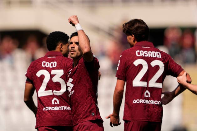 Torino™s Giovanni Simeone celebrates after scoring the 1-0 goal for his team during the Serie A soccer match between Torino Fc and Hellas Verona at the Stadio Olimpico Grande Torino in Turin, north west Italy - April 11, 2026. - Soccer  Copyright: xFabioxFerrari LaPressex