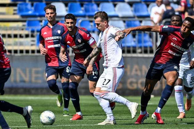 Jari Vandeputte of US Cremonese during Cagliari Calcio vs US Cremonese, Italian soccer Serie A match in Cagliari, Italy, April 11 2026  Copyright: xLuigixCanu IPAxSportx xipa-agency.netx xx IPA_73885408 IPA_Agency_IPA73885408