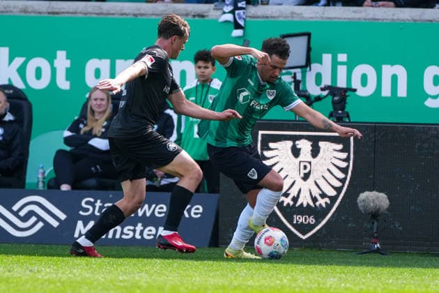 Germany Soccer 2 Bundesliga, Season 2025 26, Matchday 29, Preußen Münster vs SpVgg Greuther Fürth, 11 04 2026, LVM Preußenstadion Münster, North Rhine-Westphalia Yassine Bouchama Preußen Münster, 5 Lukas Reich SpVgg Greuther Fürth, 2 Copyright: xLeonxFrickx