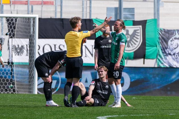 Germany Soccer 2 Bundesliga, Season 2025 26, Matchday 29, Preußen Münster vs SpVgg Greuther Fürth, 11 04 2026, LVM Preußenstadion Münster, North Rhine-Westphalia Injury interruption Marco John SpVgg Greuther Fürth, 24 Copyright: xLeonxFrickx
