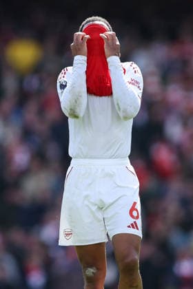 Arsenal gegen Bournemouth 11. April 2026, London Premier League Fußball Arsenal gegen AFC Bournemouth Gabriel von Arsenal reagiert nach Ablauf der Spielzeit, nachdem Arsenal 2  Copyright: xCharlottexWilsonx xOffsidexOffside