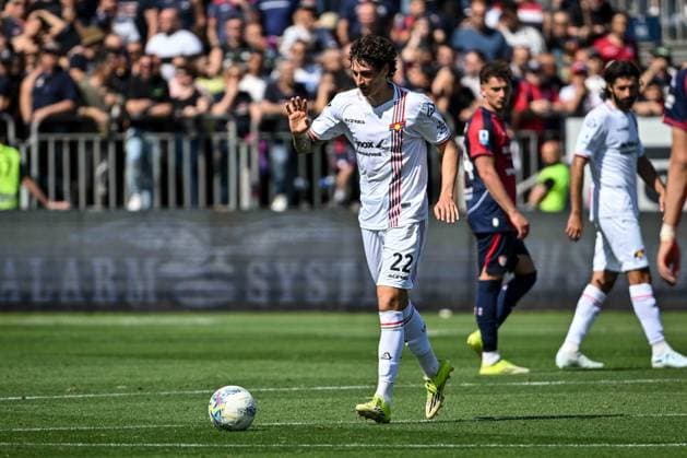 Romano Floriani Mussolini of US Cremonese during Cagliari Calcio vs US Cremonese, Italian soccer Serie A match in Cagliari, Italy, April 11 2026  Copyright: xLuigixCanu IPAxSportx xipa-agency.netx xx IPA_73886360 IPA_Agency_IPA73886360