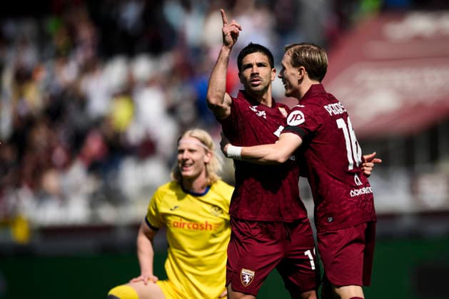 Torino FC v Hellas Verona FC - Serie A Giovanni Simeone of Torino FC celebrates with Marcus Pedersen of Torino FC after scoring the opening goal during the Serie A football match between Torino FC and Hellas Verona FC. Turin Italy Copyright: xNicolòxCampox