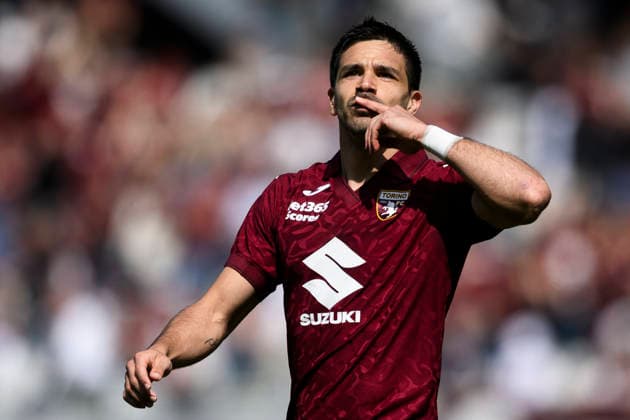 Torino FC v Hellas Verona FC - Serie A Giovanni Simeone of Torino FC celebrates after scoring the opening goal during the Serie A football match between Torino FC and Hellas Verona FC. Turin Italy Copyright: xNicolòxCampox