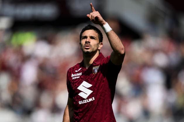 Torino FC v Hellas Verona FC - Serie A Giovanni Simeone of Torino FC celebrates after scoring the opening goal during the Serie A football match between Torino FC and Hellas Verona FC. Turin Italy Copyright: xNicolòxCampox