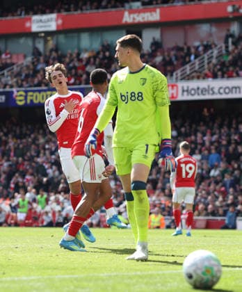 Arsenal gegen Bournemouth 11. April 2026, London Premier League Fußball Arsenal gegen AFC Bournemouth Max Dowman von Arsenal reagiert, als der Ball aus dem Spiel rollt Foto Charlotte Wilson Abseits London UK  Copyright: xCharlottexWilsonx xOffsidexOffside