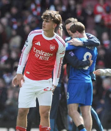 Football - 2025 2026 Premier League - Arsenal vs. AFC Bournemouth - Emirates Stadium - Saturday 11th April 2026 A dejected Alex Dowman of Arsenal at the final whistle after a 2-1 home defeat 