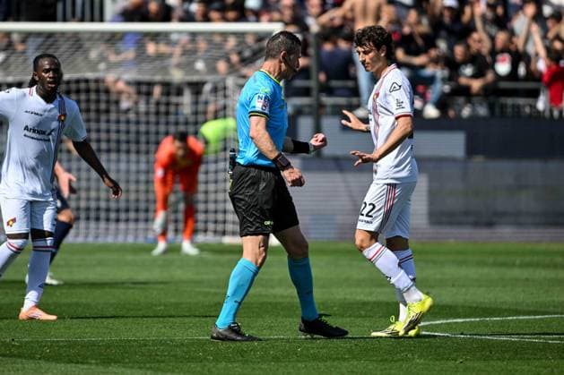 CALCIO - Serie A - Cagliari Calcio vs US Cremonese Daniele Doveri, Arbitro, Referee, Romano Floriani Mussolini of US Cremonese during Cagliari Calcio vs US Cremonese, Italian soccer Serie A match in Cagliari, Italy, April 11 2026 Cagliari Italy  Copyright: xIPAxSport ABACAx