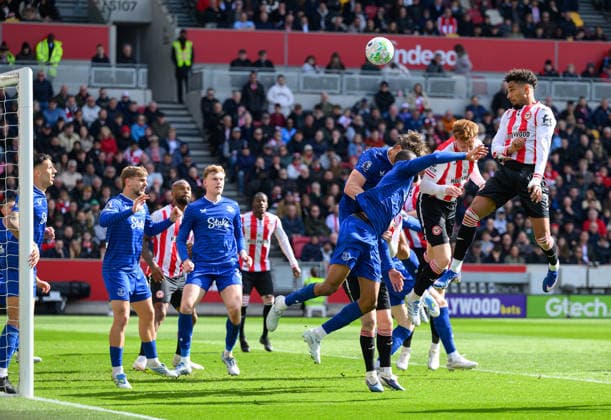 Brentford v Everton Premier League Kevin Schade of Brentford heads against the bar during the Premier League match at the Gtech Community Stadium, Brentford 11 04 2026 UK Newspapers OUT Copyright: xGraemexWilcocksonx FIL-23267-0072