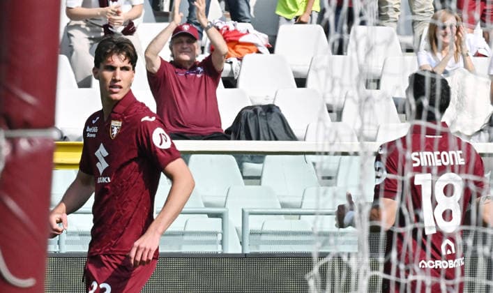 April 11, 2026, Turin, Italy: Torino s Cesare Casadei jubilates after scoring the gol (2-1) during the italian Serie A soccer match Torino FC vs Hellas Verona s FC at the Allianz Stadium in Turin, Italy, 11 April 2026 ANSA ALESSANDRO DI MARCO. Serie A: Torino-FC Vs Hellas Verona FC  - ZUMAa110 20260411_zaf_a110_024 Copyright: xAlessandroxDixMarcox