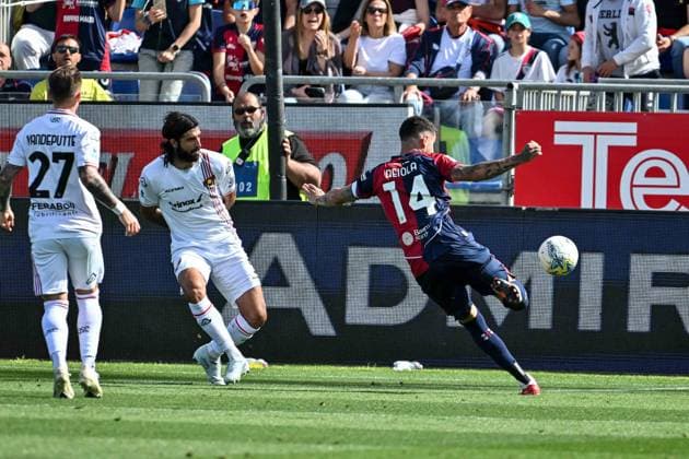 Alessandro Deiola of Cagliari Calcio during Cagliari Calcio vs US Cremonese, Italian soccer Serie A match in Cagliari, Italy, April 11 2026  Copyright: xLuigixCanu IPAxSportx xipa-agency.netx xx IPA_73888050 IPA_Agency_IPA73888050