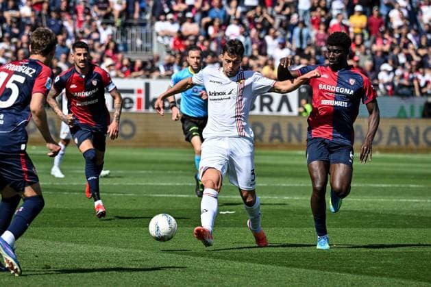 CALCIO - Serie A - Cagliari Calcio vs US Cremonese Giuseppe Pezzella of US Cremonese during Cagliari Calcio vs US Cremonese, Italian soccer Serie A match in Cagliari, Italy, April 11 2026 Cagliari Italy  Copyright: xIPAxSport ABACAx