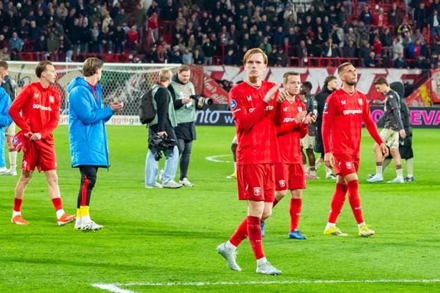 ENSCHEDE , 10 04-2026 , Stadium Grolsch Veste , season 2025 2026 , Dutch Eredivisie football , match between FC Twente and FC Volendam , picture shows celebration after the match by FC Twente player Mats Rots Twente - Volendam  x202971388x Copyright: