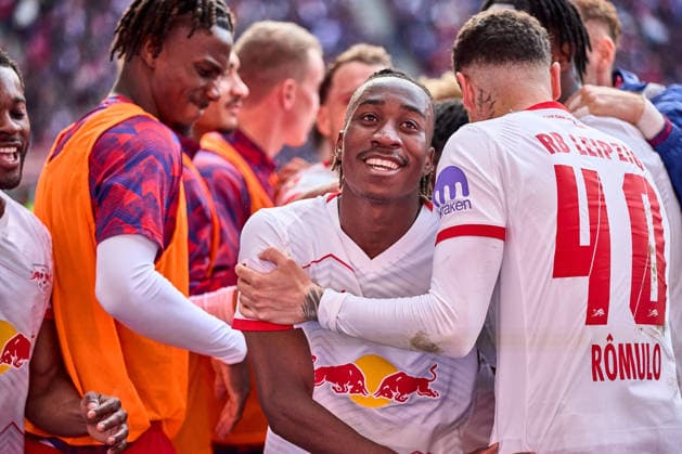 11.04.2026, Fußball, Männer, Bundesliga, 2025 2026, RB Leipzig - Borussia Mönchengladbach Yan Diomande (49, RB Leipzig), Jubel nach 1:0 Leipzig Red Bull Arena Sachsen Deutschland *** 11 04 2026, Football, Men, Bundesliga, 2025 2026, RB Leipzig Borussia Mönchengladbach Yan Diomande 49, RB Leipzig , Cheering after 1 0 Leipzig Red Bull Arena Saxony Germany