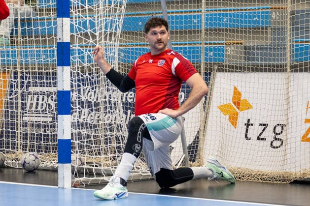 Jonathan Fischer SG BBM Bietigheim, 36 when warming up TSV Bayer Dormagen vs SG BBM Bietigheim, Handball, 2 HBL, Matchday 27, Season 2025 2026, 11 04 2026 TSV Bayer Dormagen vs SG BBM Bietigheim, Handball, 2 HBL, Matchday 27, Season 2025 2026, 11 04 2026 Dormagen Copyright: xEibner-Pressefoto ThomasxHaeslerx EP_THR