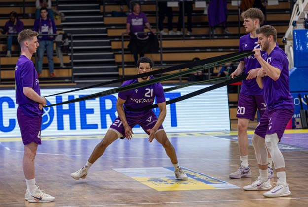 Barmer 2 Basketball Bundesliga ProA, BG Goettingen vs BBC Bayreuth, Sparkassen Arena Goettingen 11 04 2026 ProA, Goettingen, Germany 11 04 2026 The players of BG Goettingen at the warm-up, Barmer ProA 2 Basketball Bundesliga, Match of BG Goettingen vs BBC Bayreuth, Sparkassen Arena Goettingen Copyright: xBEAUTIFULxSPORTS Freudensteinx