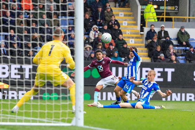 Burnley v Brighton and Hove Albion, Premier League Marcus Edwards (10) of Burnley has a shot on goal during the Premier League match between Burnley and Brighton and Hove Albion at Turf Moor, Burnley, UK on 11 April 2026. Burnley Turf Moor Lancashire UK Editorial use only DataCo restrictions apply See www.football-dataco.com , Copyright: xConorxMolloyx PSI-24053-0054