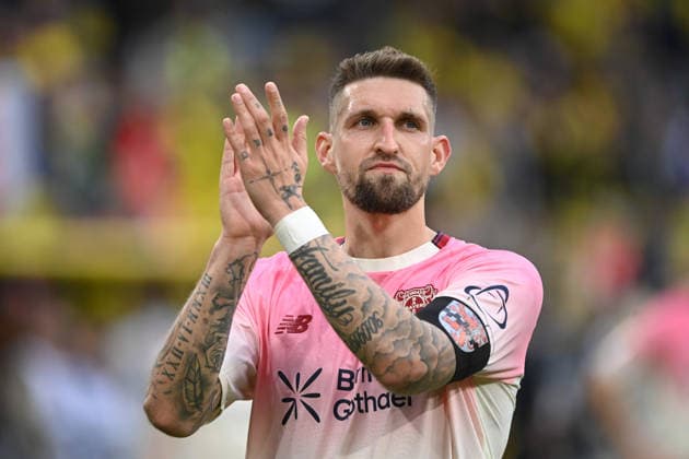 Wegen eines medizinischen Notfalls: verhaltener Schlussjubel, jubelnd, Jubel, Begeisterung, Freude, Emotion Robert ANDRICH (LEV) Fussball 1. Bundesliga, 29.Spieltag, matchday29, Borussia Dortmund (DO) - Bayer Leverkusen (LEV) 0-1 am 11.04.2026 in Dortmund Deutschland. DFL regulations prohibit any use of photographs as image sequences and or quasi-video Â *** Due to a medical emergency restrained final cheer, cheering, jubilation, enthusiasm, joy, emotion Robert ANDRICH LEV Football 1 Bundesliga, 29 Matchday, matchday29, Borussia Dortmund DO Bayer Leverkusen LEV 0 1 on 11 04 2026 in Dortmund Germany DFL regulations prohibit any use of photographs as image sequences and or quasi video Â