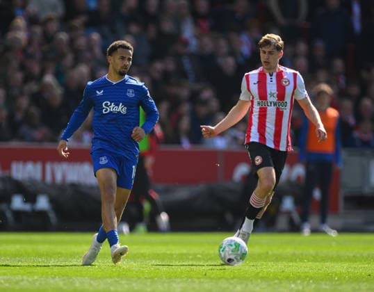 Brentford v Everton Premier League Iliman Ndiaye of Everton passes the ball during the Premier League match at the Gtech Community Stadium, Brentford 11 04 2026 UK Newspapers OUT Copyright: xGraemexWilcocksonx FIL-23267-0137