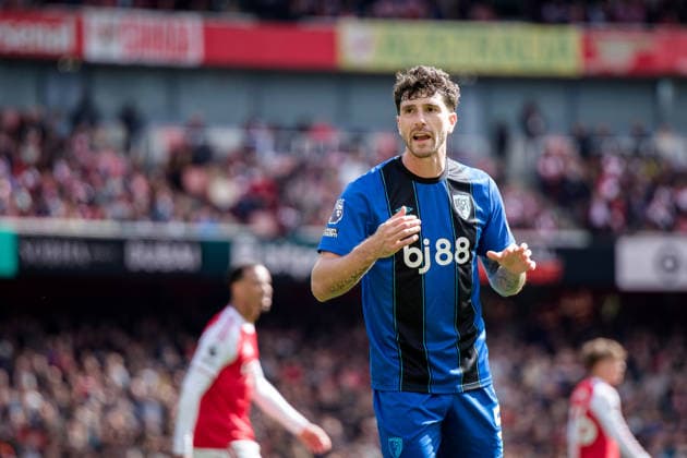 LONDON, ENGLAND - APRIL 11: Marcos Senesi of Bournemouth during the Premier League match between Arsenal and Bournemouth at Emirates Stadium on April 11, 2026 in London, England.  Copyright: xPedroxPorru MBxMediax