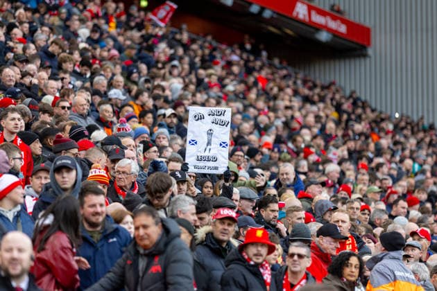 Football - FA Premier League - Liverpool FC v Fulham FC LIVERPOOL, ENGLAND - Saturday, April 11, 2026: Liverpool supporter with a banner Oh Andy Andy, Legend Thank You before the FA Premier League match between Liverpool FC and Fulham FC at Anfield. (Photo by David Rawcliffe Propaganda) LIVERPOOL Anfield MERSEYSIDE ENGLAND  Copyright: xDavidxRawcliffex P2026-04-11-Liverpool_Fulham-34