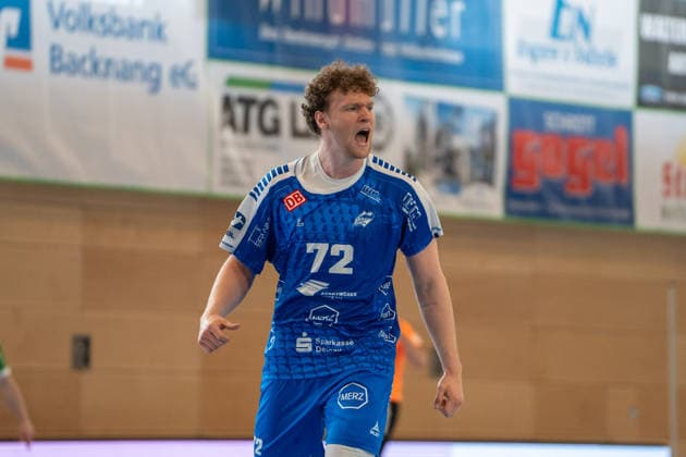 Handball I Men I Season 2025 2026 I 2 Bundesliga I 27 Matchday I HC Oppenweiler Backnang Dessau Roßlauer HV I 11 04 2026 Tim Maximilian Hertzfeld 72, Dessau Roßlauer HV 06 cheers Backnang Murrtal Arena Baden Württemberg Germany Copyright: xLobeca MaxxPetershansx