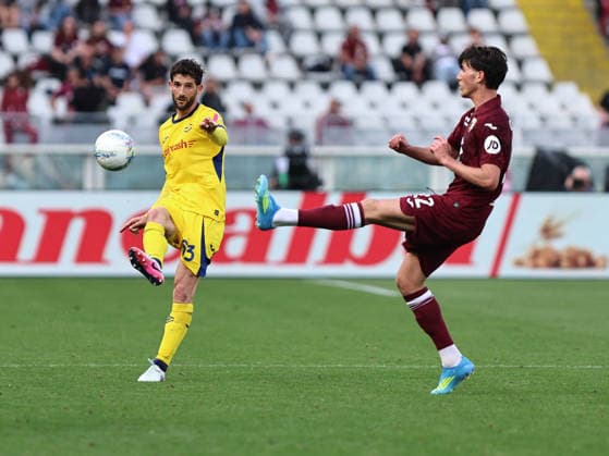 Torino FC v Hellas Verona FC - Serie A Roberto Gagliardini participates in the Serie A 2025-2026 match between Torino and Verona in Torino, Italy, on April 11, 2026. Torino Italy  Copyright: xLorisxRosellix originalFilename:roselli-torinovv260411_npFRQ.jpg