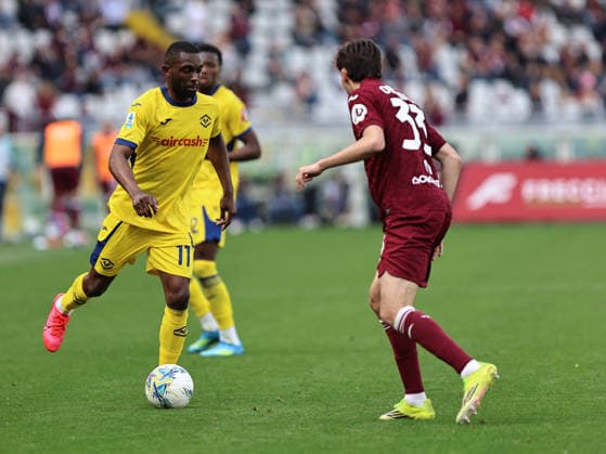 Torino FC v Hellas Verona FC - Serie A Jean-Daniel Akpa Akpro participates in the Serie A 2025-2026 match between Torino and Verona in Torino, Italy, on April 11, 2026. Torino Italy  Copyright: xLorisxRosellix originalFilename:roselli-torinovv260411_npHzo.jpg