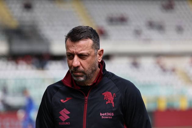 Torino FC v Hellas Verona FC - Serie A Roberto D Aversa participates in the Serie A 2025-2026 match between Torino and Verona in Torino, Italy, on April 11, 2026. Torino Italy  Copyright: xLorisxRosellix originalFilename:roselli-torinovv260411_npRxj.jpg