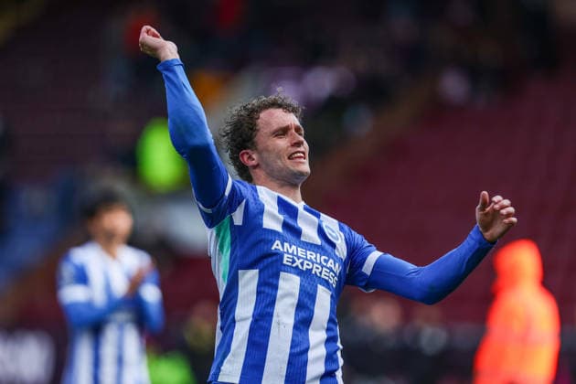 Burnley v Brighton & Hove Albion, Premier League Mats Wieffer of Brighton & Hove Albion celebrates the win during the Burnley v Brighton & Hove Albion Premier League match at Turf Moor, Burnley, England on 11 April 2026 Credit: Richard Bierton Every Second Media Editorial use only. All images are copyright Every Second Media Limited. No images may be reproduced without prior permission. All rights reserved. Premier League and Football League images are subject to licensing agreements with Football DataCo Limited. see https: www.football-dataco.com Copyright: xIMAGO EveryxSecondxMediax ESM-1901-0049 RichardxBiertonx xEveryxSecondxMediax