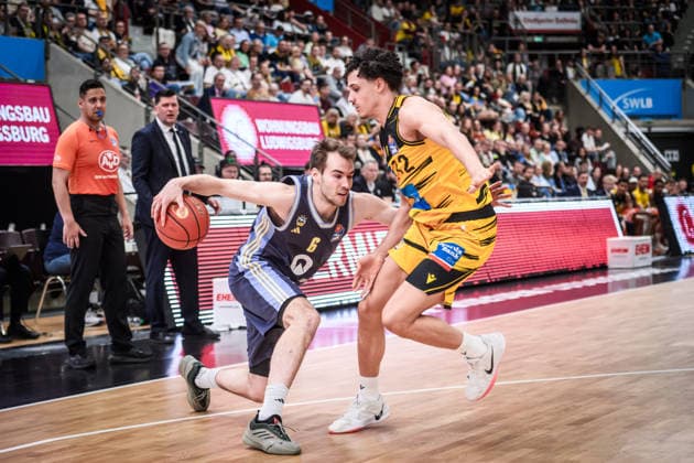 Malte Delow ALBA Berlin, 06 vs Lenny Anigbata MHP RIESEN Ludwigsburg, 12 GER, MHP Riesen Ludwigsburg vs ALBA Berlin, Basketball Bundesliga, easycredit BBL, 29 Matchday, Season 2025 2026, 11 04 2026 GER, MHP Riesen Ludwigsburg vs ALBA Berlin, Basketball Bundesliga, easycredit BBL, 29 Matchday, Season 2025 2026, 11 04 2026 Ludwigsburg Copyright: xSandyxDinkelackerx EP_SDR