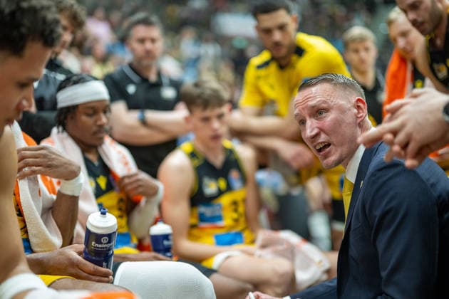 Mikko Riipinen MHP RIESEN Ludwigsburg, Head Coach , GER, MHP RIESEN Ludwigsburg vs ALBA Berlin, Basketball Bundesliga, easycredit BBL, Matchday 29, Season 2025 2026, 11 04 2026, GER, MHP RIESEN Ludwigsburg vs ALBA Berlin, Basketball Bundesliga, easycredit BBL, Matchday 29, Season 2025 2026, 11 04 2026 Ludwigsburg Copyright: xEibner-Pressefoto SaschaxWaltherx EP_EER